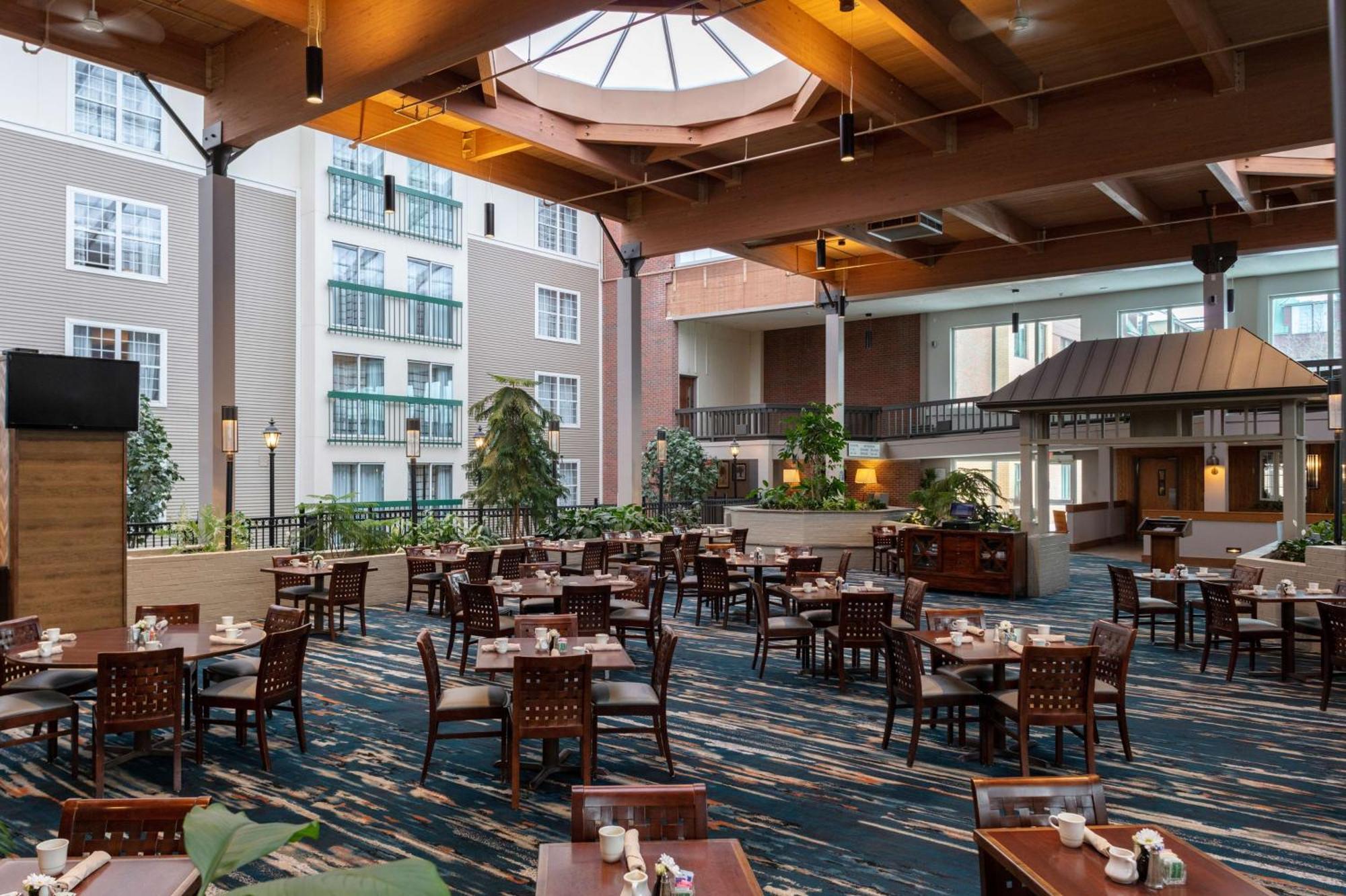 Doubletree By Hilton Hotel Burlington Vermont Εξωτερικό φωτογραφία